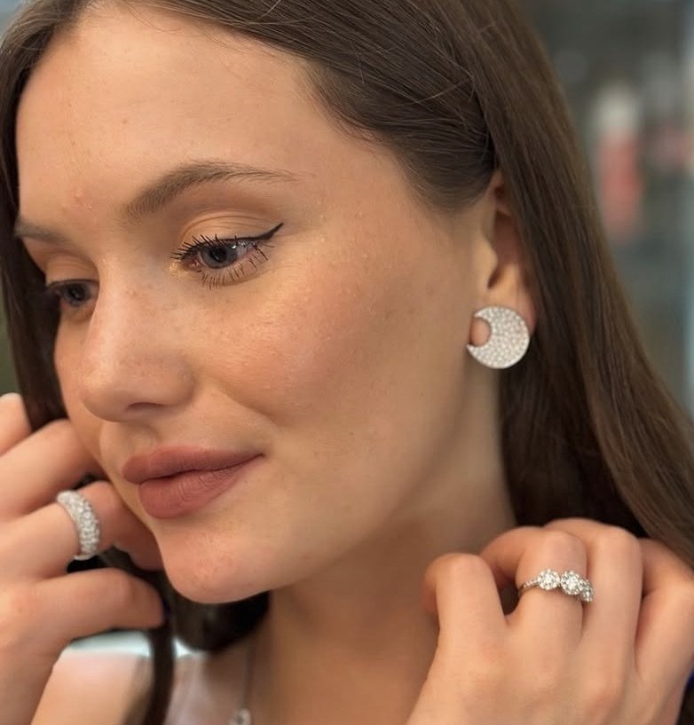 Orecchini  a luna con pavé di diamanti