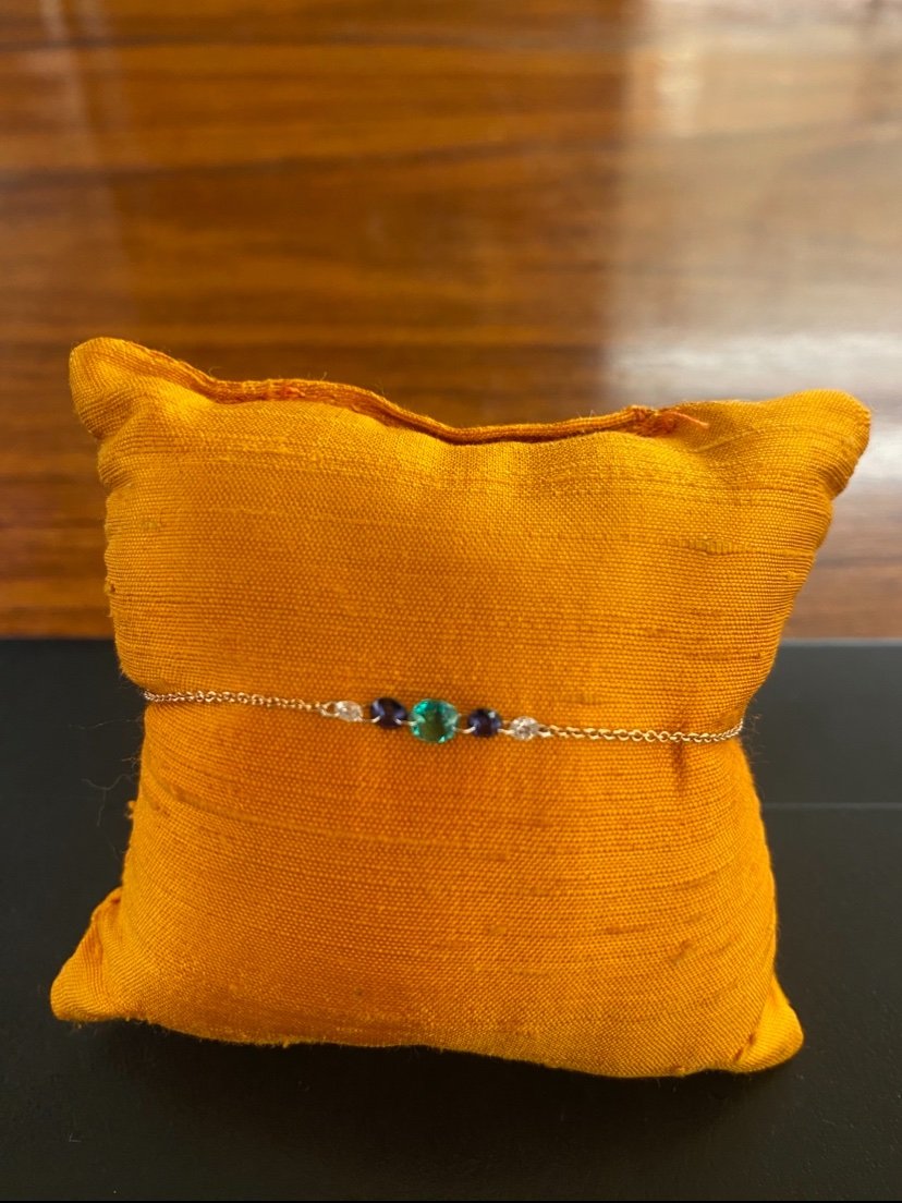 Bracciale con pietre colore